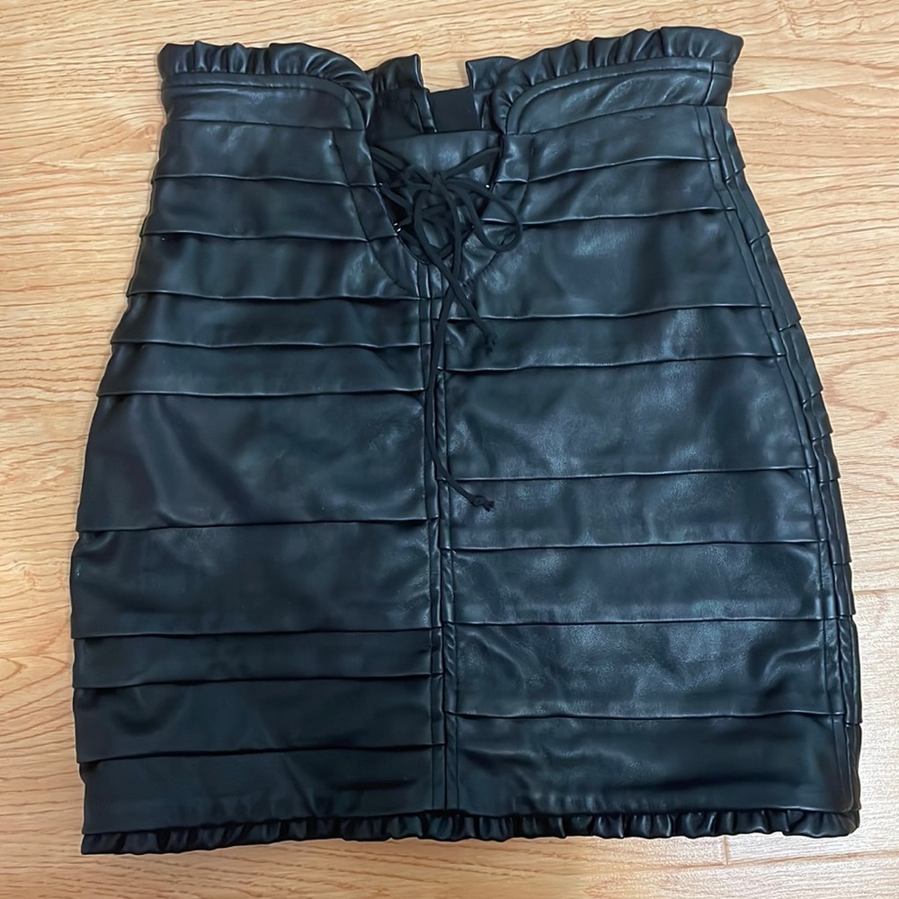 Pleather skirt with a zipper in the back